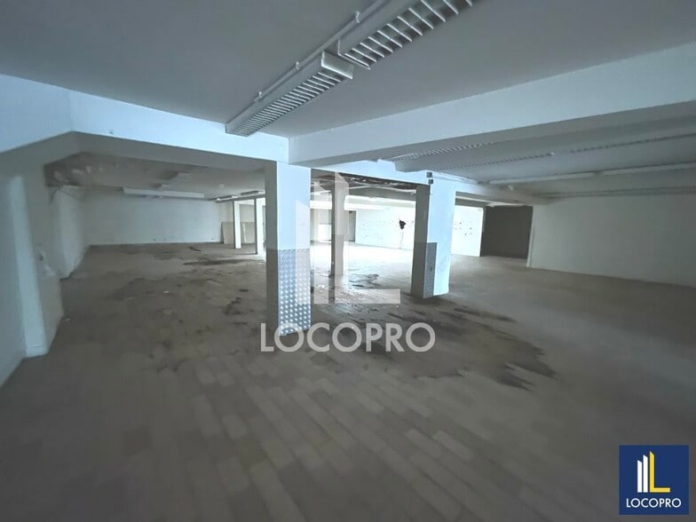 Retail in Cannes for sale - Interior Photo - Image 3 of 6