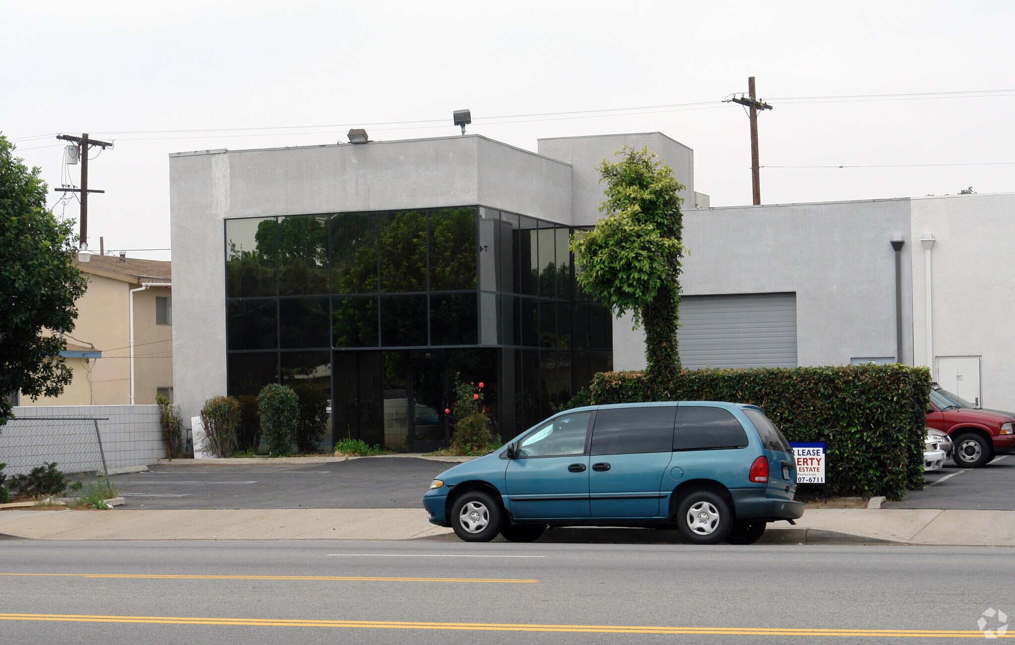 7449 Woodley Ave, Van Nuys, CA for sale Primary Photo- Image 1 of 1