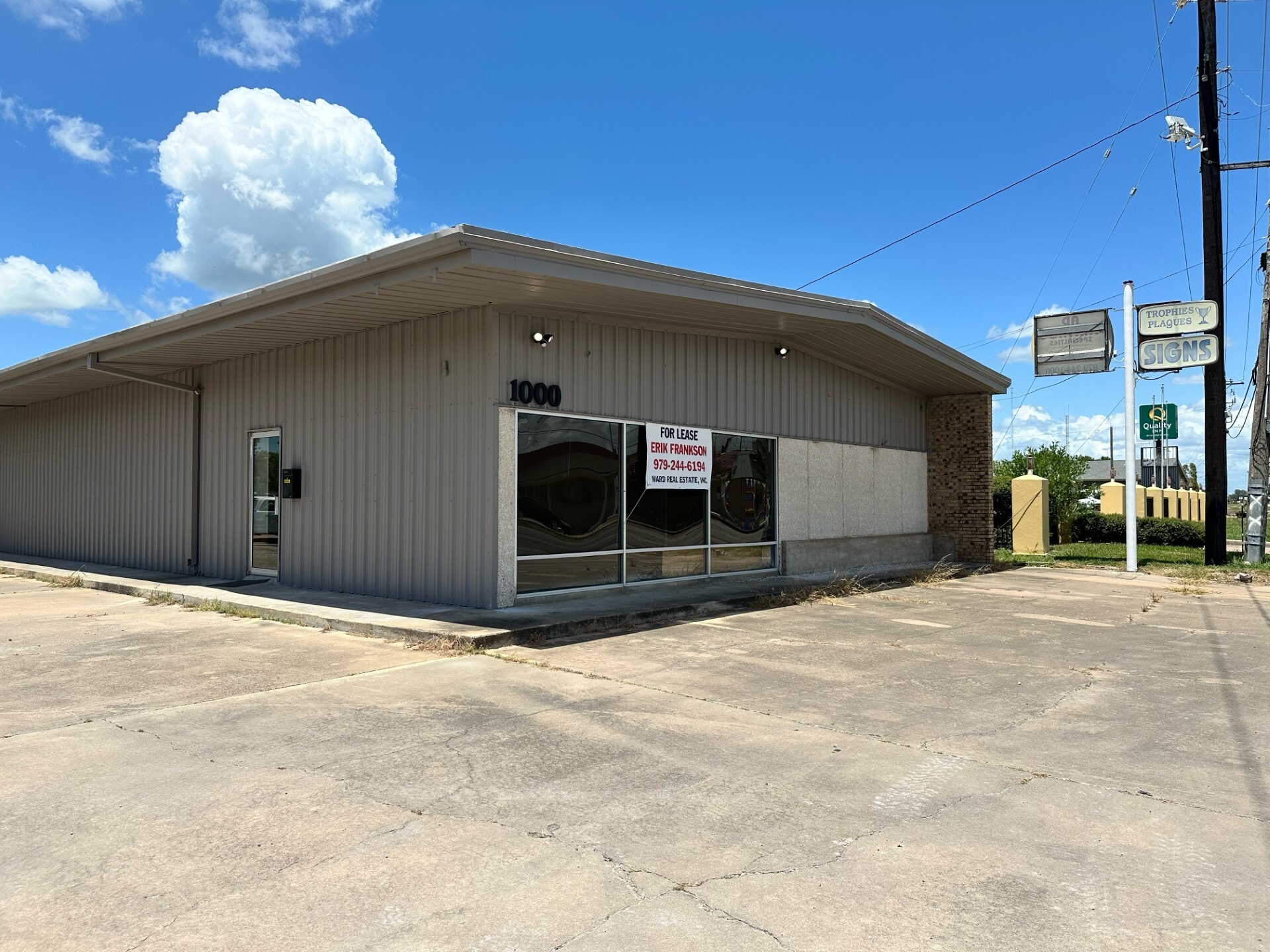 1000 Avenue F, Bay City, TX for lease Primary Photo- Image 1 of 6