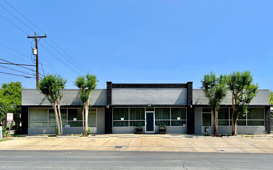 605 E Dewey Pl, San Antonio, TX for lease - Building Photo - Image 1 of 5