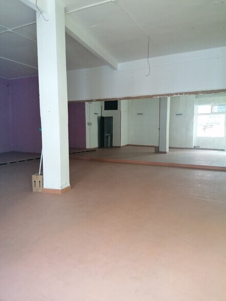 Retail in Cáceres, Cáceres for lease - Building Photo - Image 2 of 2