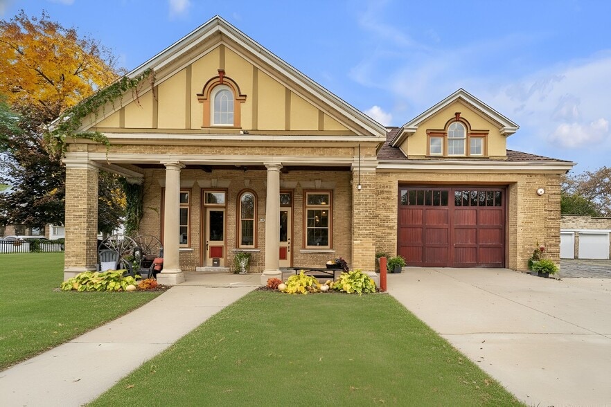 407 N Hawley Rd, Milwaukee, WI for sale - Building Photo - Image 3 of 33