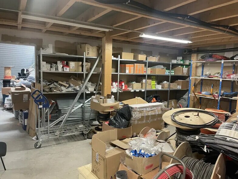 Flex in Bouguenais for lease - Building Photo - Image 3 of 12