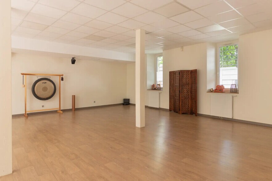 Office in Bordeaux for sale - Interior Photo - Image 2 of 8