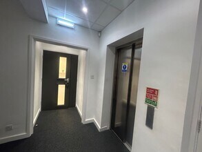 81-81A Bridge Rd, East Molesey for lease Interior Photo- Image 1 of 13