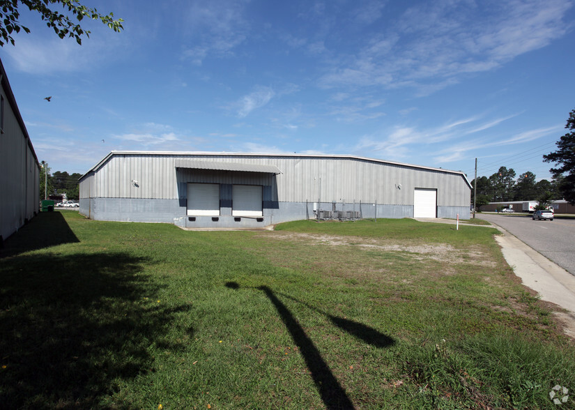 2300 N Cedar St, Lumberton, NC for lease - Building Photo - Image 2 of 23