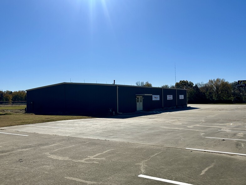 1130 E Shannon Rd, Sulphur Springs, TX for lease - Building Photo - Image 3 of 15