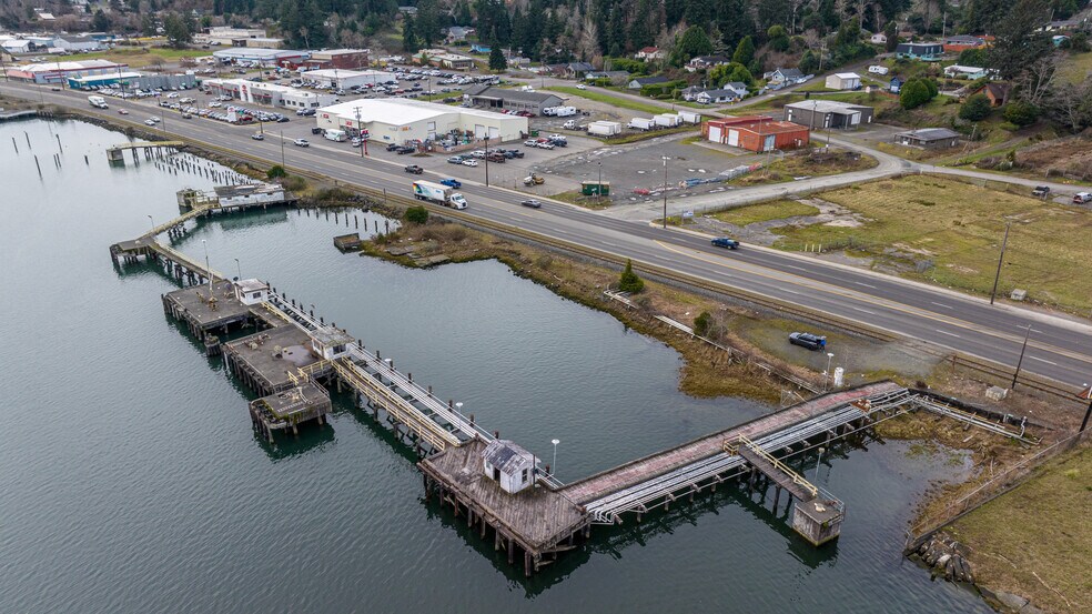 2250 N Bayshore Dr, Coos Bay, OR for sale - Building Photo - Image 1 of 1