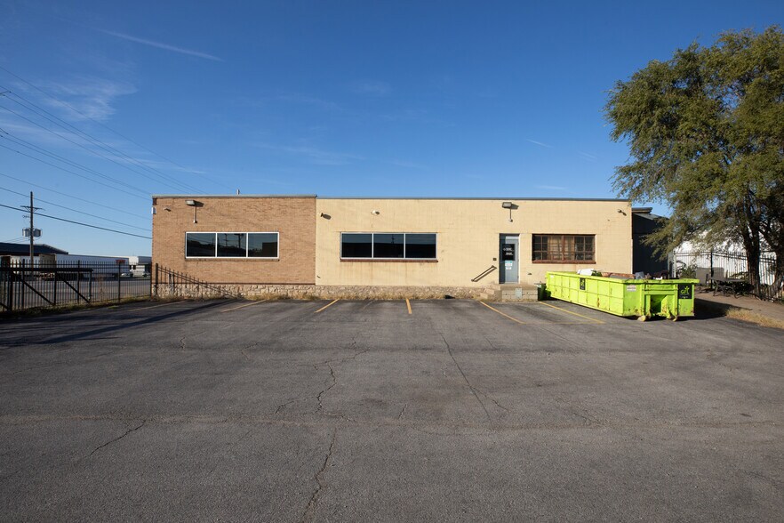 3241 N 7th Street Trfy, Kansas City, KS for lease - Building Photo - Image 3 of 3