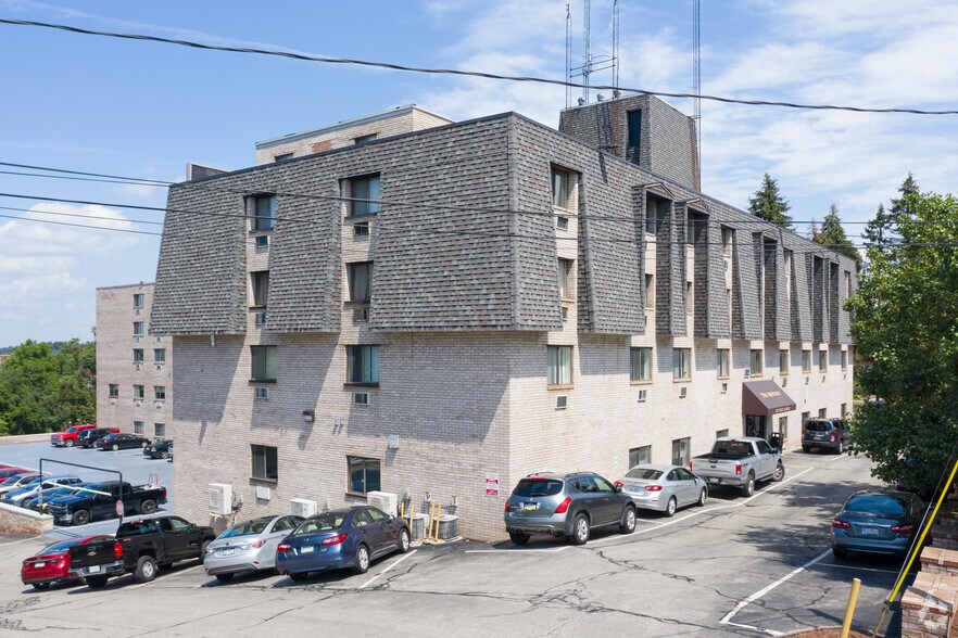 1717 Penn Ave, Pittsburgh, PA for lease - The Brittany - Image 1 of 12