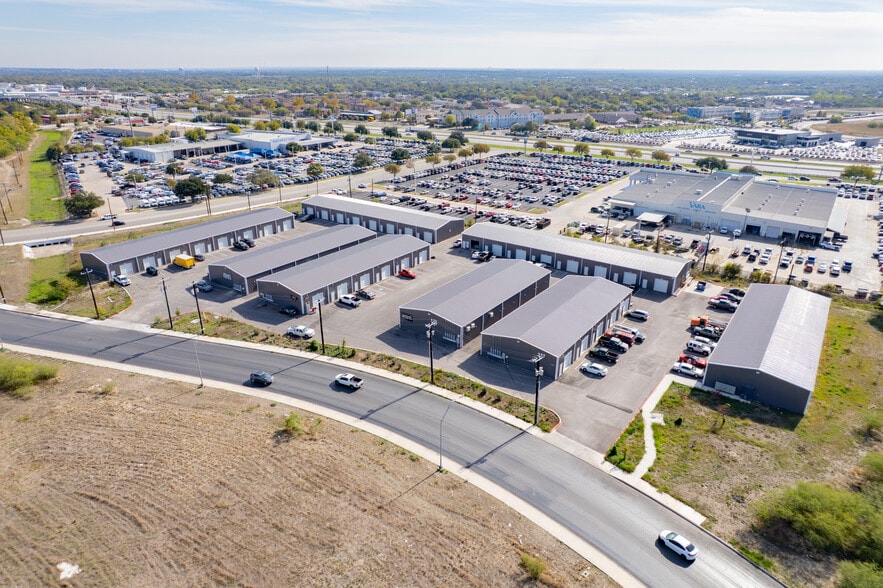 2203 Cascade Pky, San Antonio, TX for lease - Primary Photo - Image 1 of 26