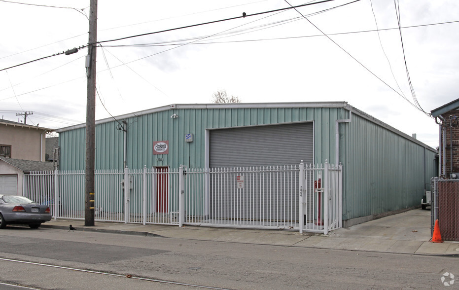 2060 Clement Ave, Alameda, CA for sale - Building Photo - Image 1 of 2