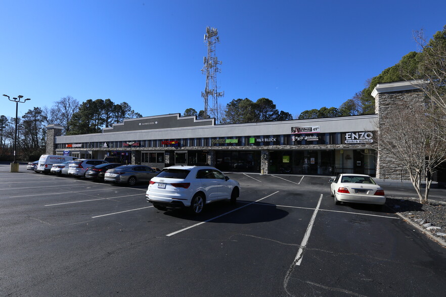 8540 Roswell Rd, Atlanta, GA for lease - Building Photo - Image 1 of 8