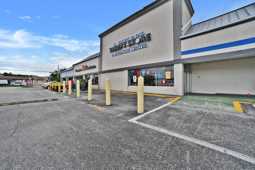 9700 San Jose Blvd, Jacksonville, FL for lease - Building Photo - Image 2 of 12