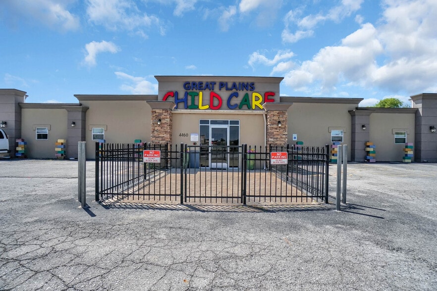 4460 SW Lee Blvd, Lawton, OK for lease - Building Photo - Image 3 of 15