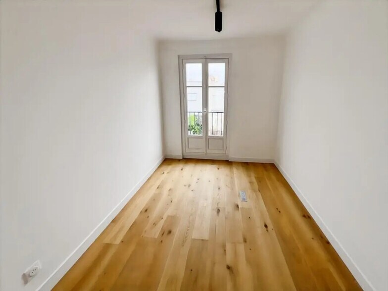 Office in Paris for lease - Building Photo - Image 3 of 8