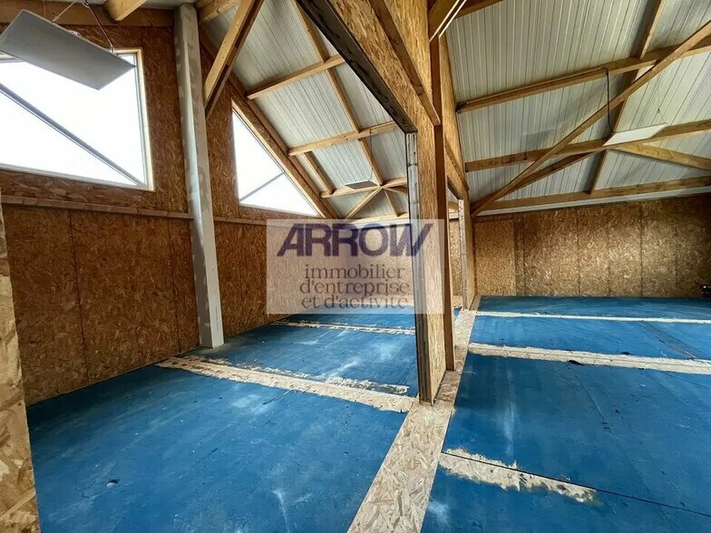 Flex in Saint-Herblain for lease - Building Photo - Image 2 of 6