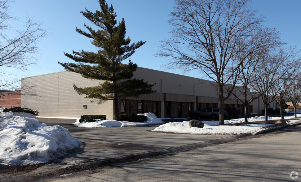 9060-9098 General Dr, Plymouth, MI for lease - Building Photo - Image 2 of 5