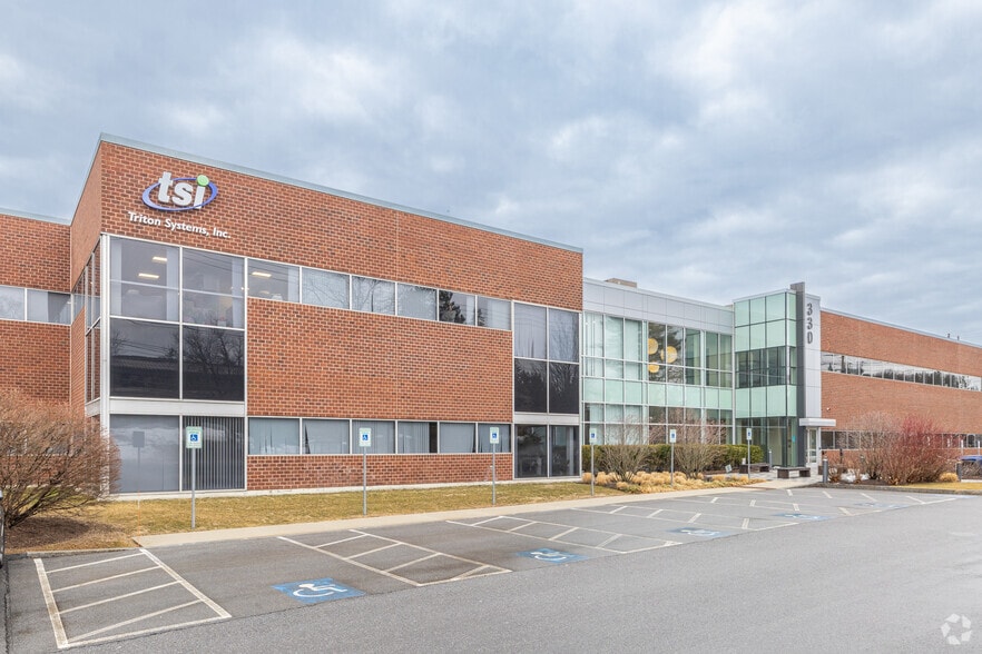 330 Billerica Rd, Chelmsford, MA for lease - Primary Photo - Image 1 of 5