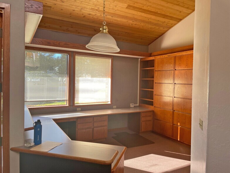 555 Petaluma Ave, Sebastopol, CA for lease - Interior Photo - Image 3 of 5