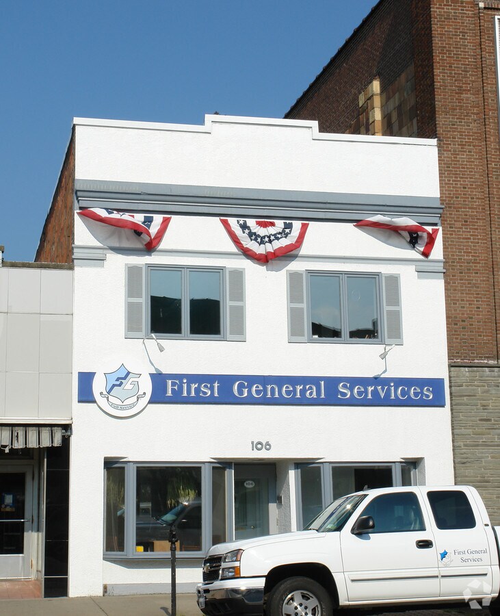 106 Washington Ave, Endicott, NY 13760