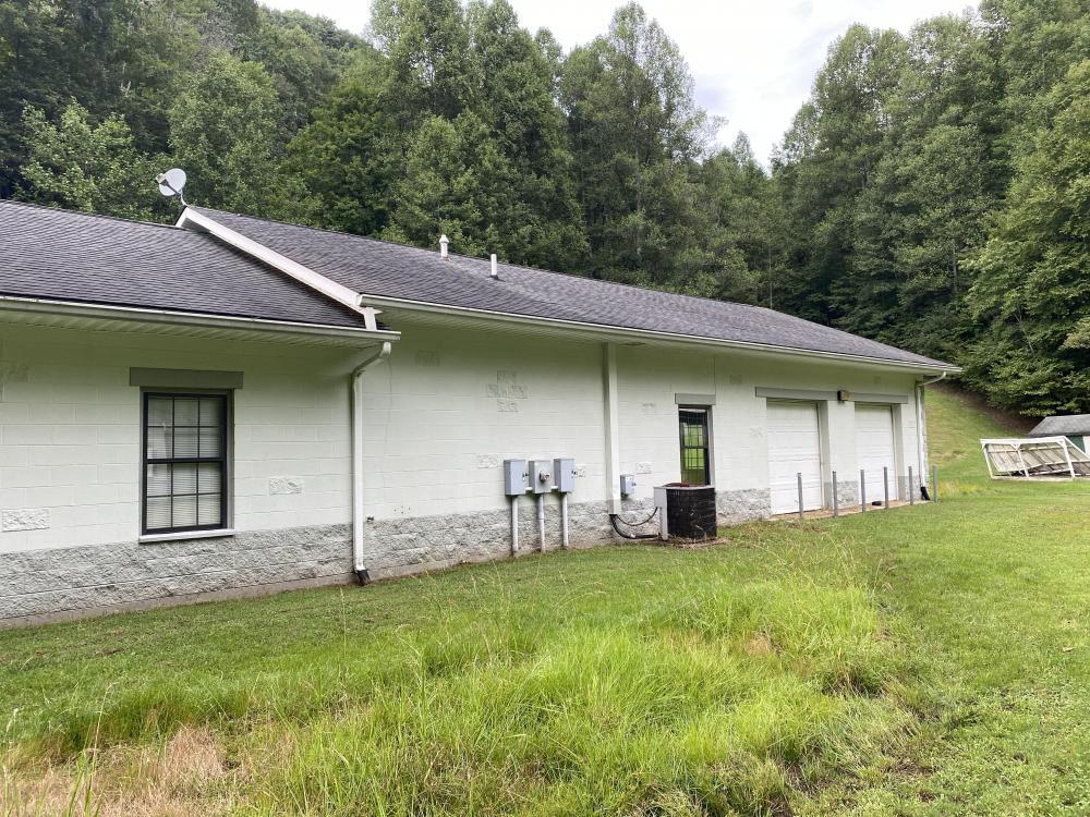 3477 Wilderness Rd, Oakwood, VA 24631