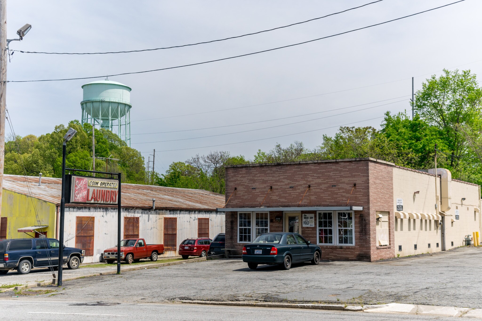 2209 W English Rd, High Point, NC for sale Building Photo- Image 1 of 1