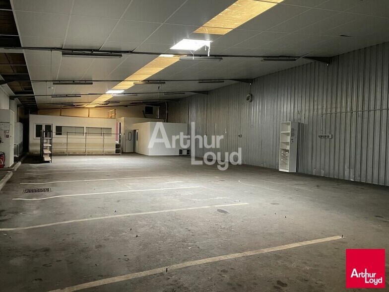 Flex in Beaucouzé for lease - Interior Photo - Image 2 of 3