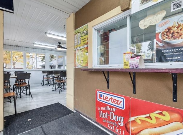 1195 Boul Maloney E, Gatineau, QC for sale - Interior Photo - Image 3 of 17