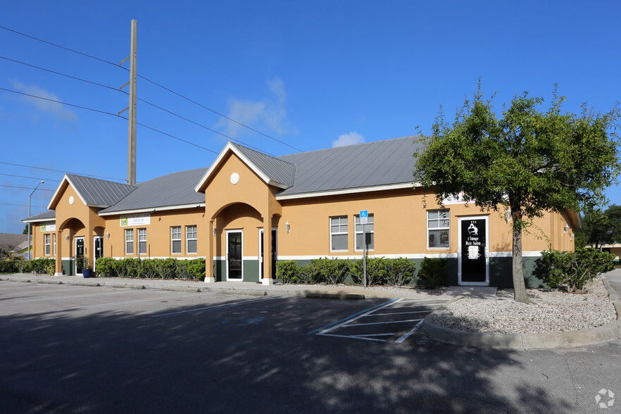 439 SE Port St Lucie Blvd, Port Saint Lucie, FL for lease - Building Photo - Image 3 of 22