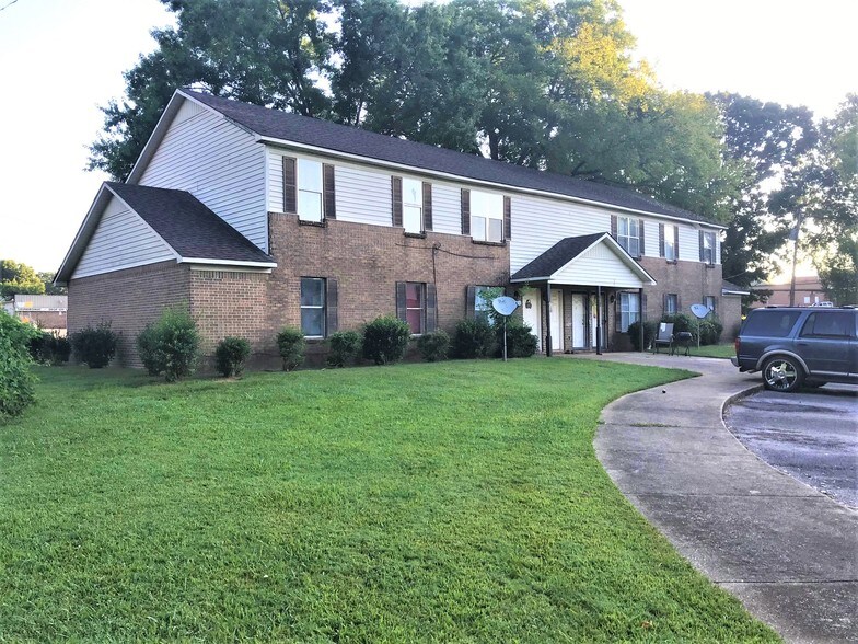 1301 Henry Dr, Athens, AL 35611