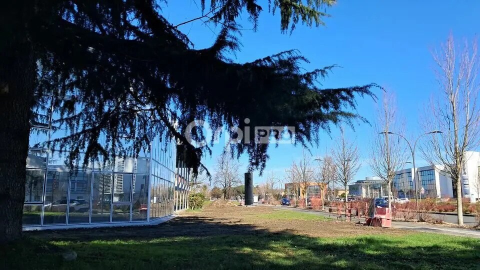 Office in Pau for lease - Building Photo - Image 2 of 10