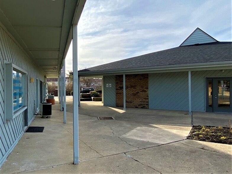 7370-7372 Kingsgate Way, West Chester, OH for lease - Building Photo - Image 3 of 9