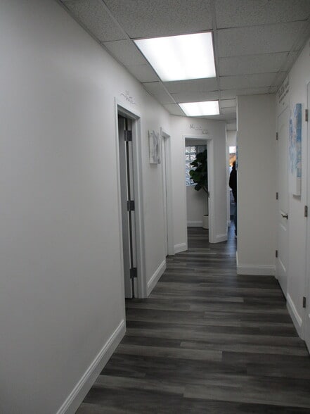 935-943 Sunrise Hwy, Lynbrook, NY for lease - Interior Photo - Image 2 of 17