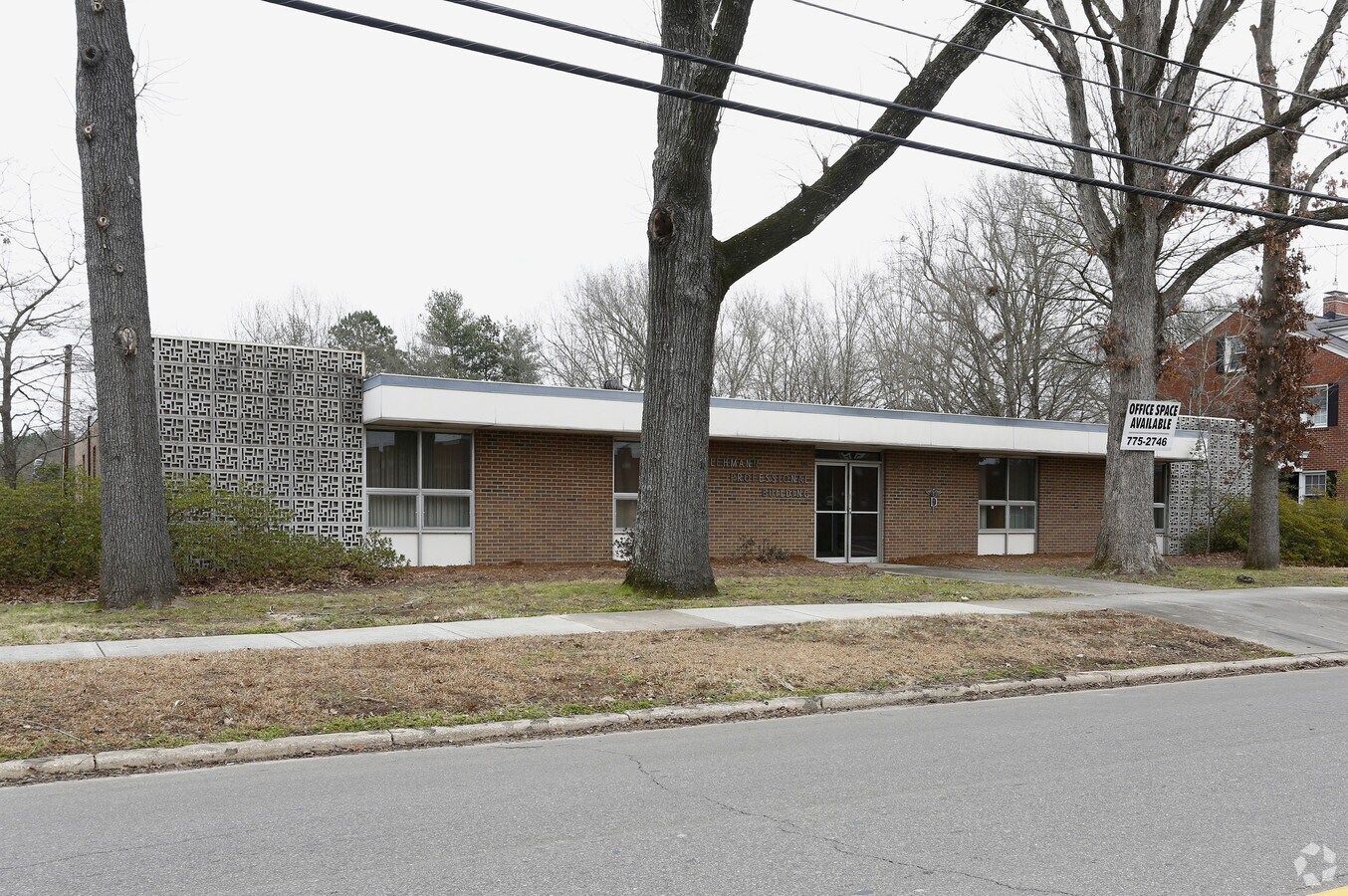 214 Hawkins Ave, Sanford, NC 27330