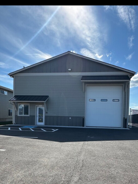 3685 W Daugharty Loop, Hayden, ID for sale - Primary Photo - Image 1 of 1