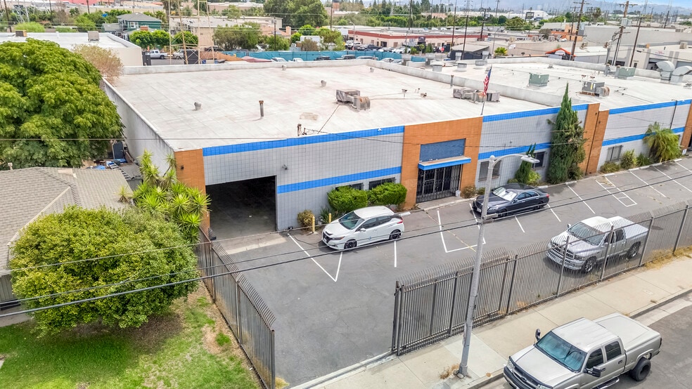 7314 Radford Ave, North Hollywood, CA for lease - Building Photo - Image 2 of 8