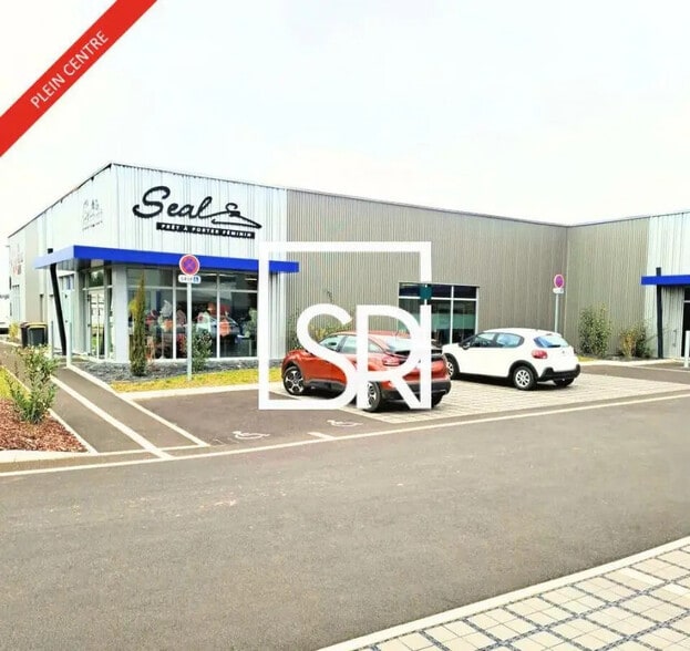 Retail in Thiers for lease - Building Photo - Image 2 of 26