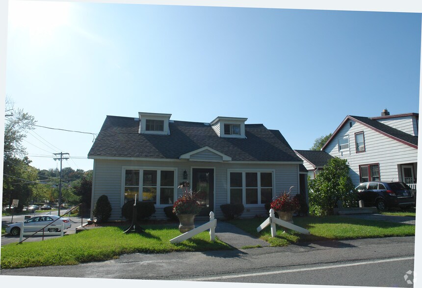 148 Old Loudon Rd, Latham, NY for sale - Primary Photo - Image 1 of 1