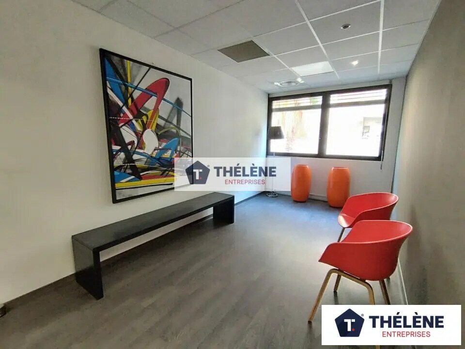 Location Bureaux 79 m² - Photo 1