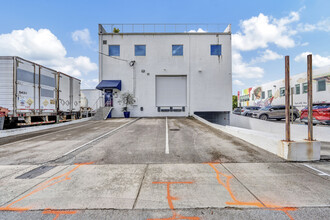 5465 NW 36th St, Miami, FL for lease Building Photo- Image 2 of 15