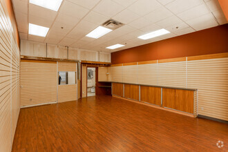 1431-1527 Rebecca St, Oakville, ON for lease Interior Photo- Image 2 of 6