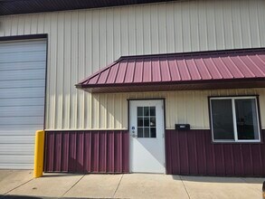 1299 Leah Rd, Morris, IL for lease Interior Photo- Image 1 of 4