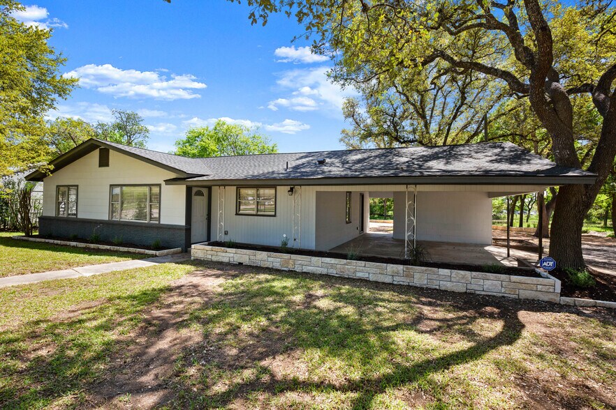 603 W Highway 290, Dripping Springs, TX 78620