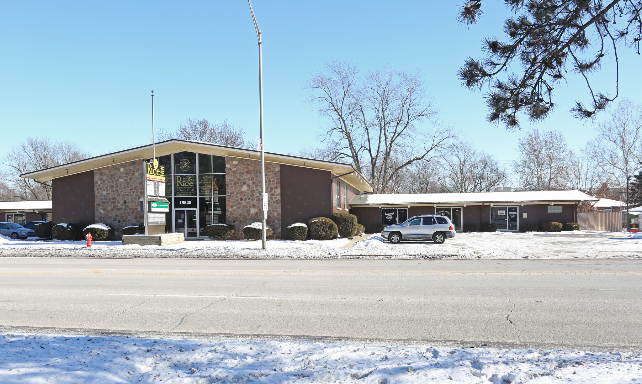 18525 S Torrence Ave, Lansing, IL for lease Primary Photo- Image 1 of 39