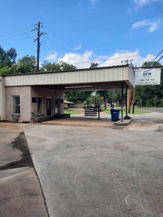 1124 E Houston Ave, Crockett, TX 75835 - Well-Maintained Downtown ...