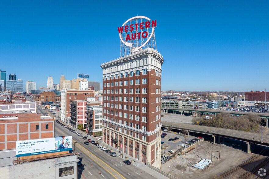 2107 Grand Blvd, Kansas City, MO 64108