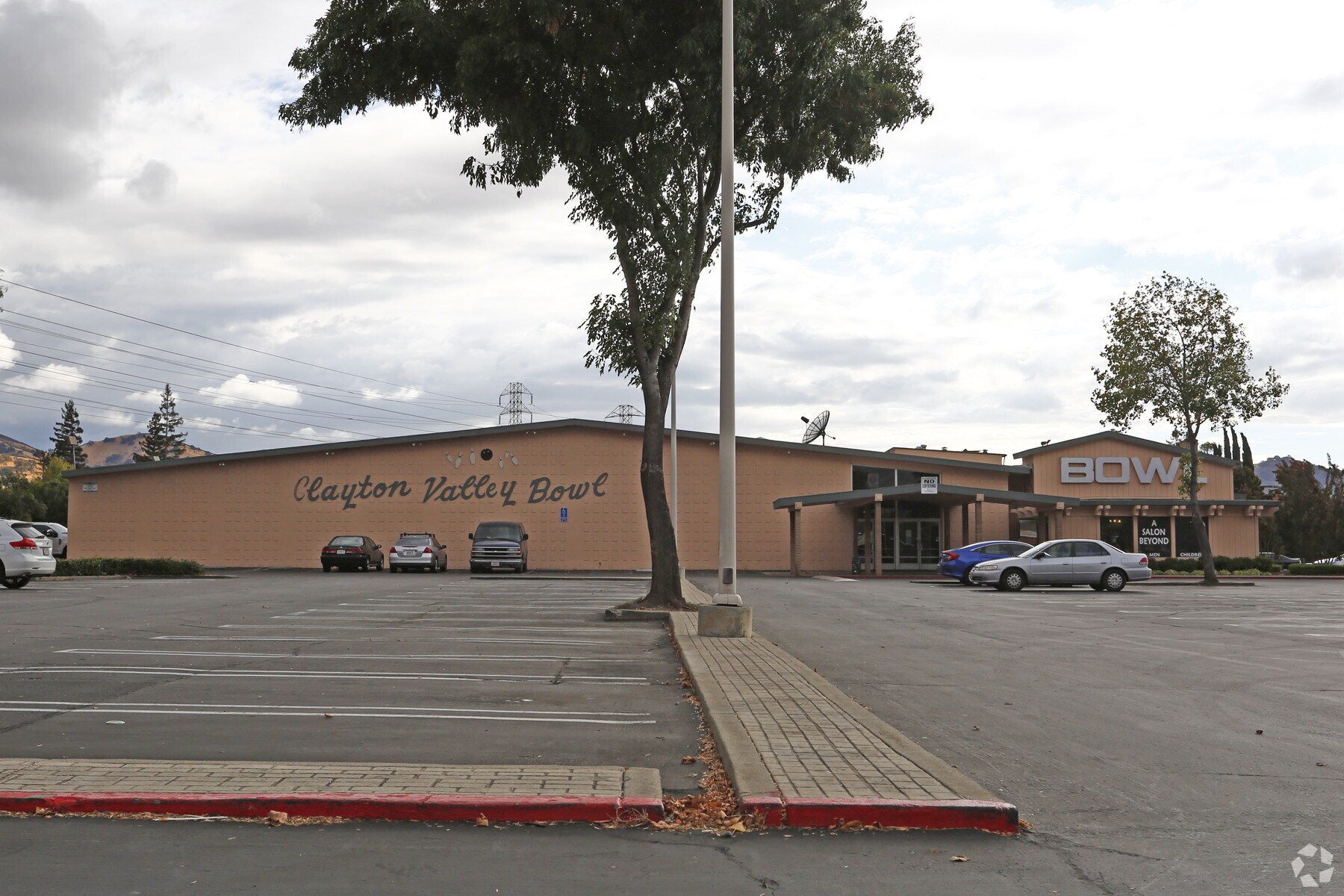 5300 Clayton Rd, Concord, CA for sale Primary Photo- Image 1 of 1