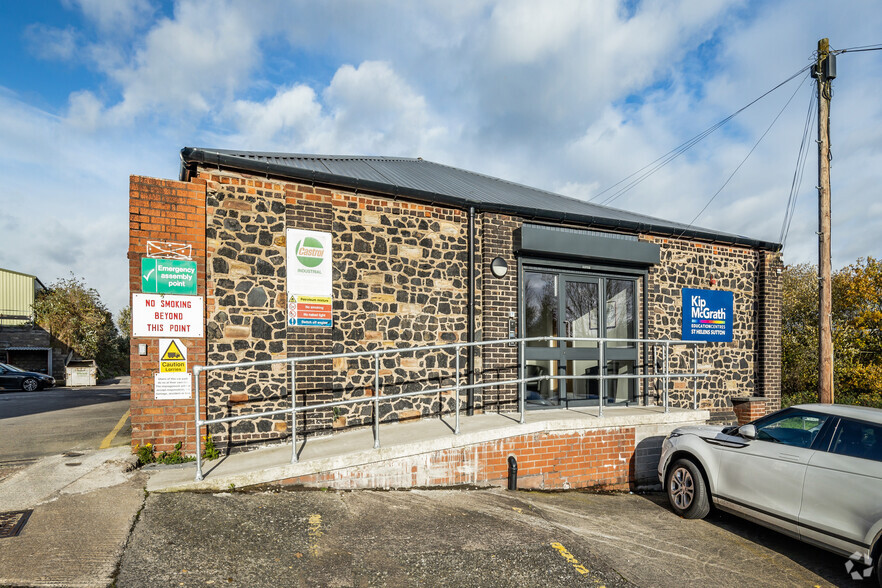 Worsley Brow, St Helens for lease - Building Photo - Image 2 of 4