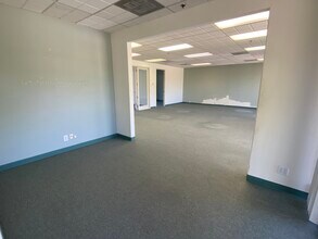60 Rancho Rd, Thousand Oaks, CA for lease Interior Photo- Image 1 of 4